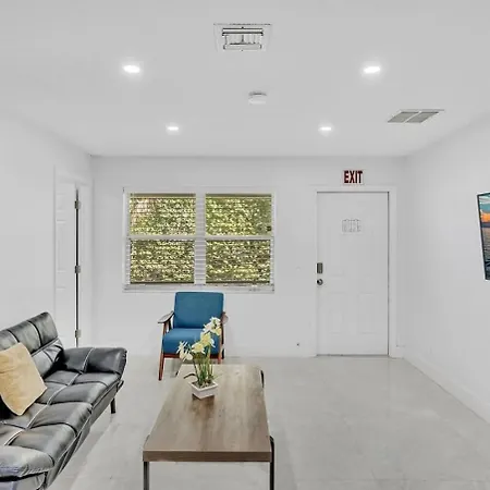 New 2 Bedroom Hollywood Beach And Hard Rock Lb1